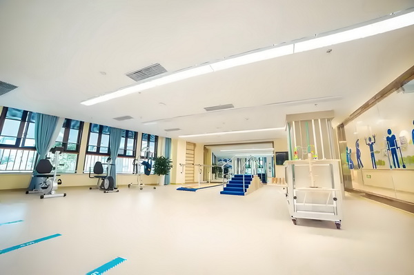 入深户条件2025流程_董璇婚后情况曝光！不愿丈夫和女儿住一起，与其分居，倪萍很担忧 个清明节在这前但就